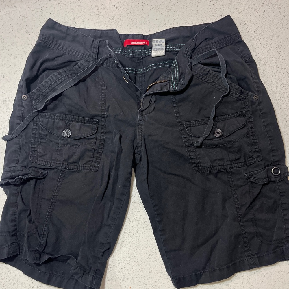 UNIONBAY Black Cargo Shorts Rugged Style